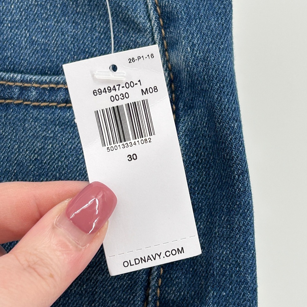 Old Navy Wow High Rise Cuffed Denim Shorts 30 Plus Size Medium Wash Blue NWT - Picture 6 of 11
